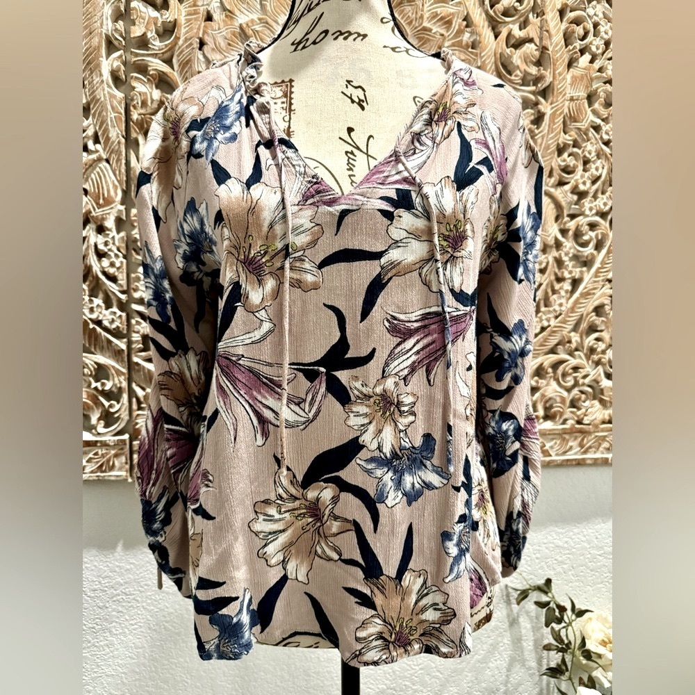O’Neill Barbados Floral Blouse, Long Loose Sleeves w/Tie Up- size M